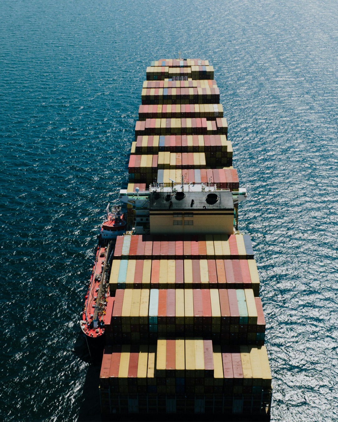 Porte-conteneurs vu du ciel